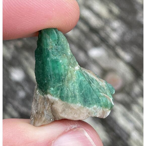 37 Carat Natural Superb Green Emerald Crystal Specimen From Panjshir Afghanistan - Picture 3 of 9